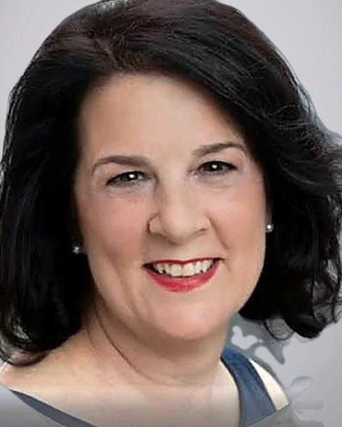 Portrait of Amanda Pullinger